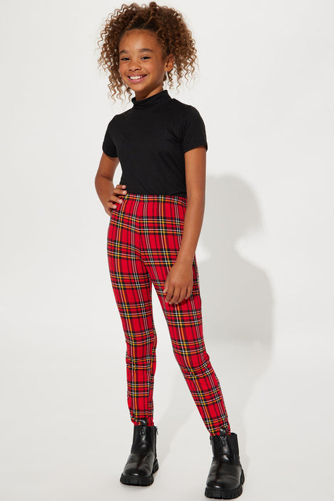 Fashionable kids leggings in trendy red plaids 