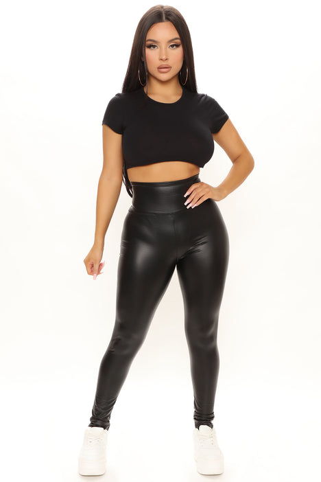 How To Style Plus Size Faux Leather Leggings, & Giveaway  Leather leggings  plus size, Leather leggings look, Faux leather leggings outfit