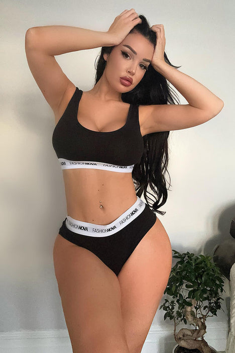 Body it's giving body  Plus size baddie outfits, Body goals curvy, Slim thick  body