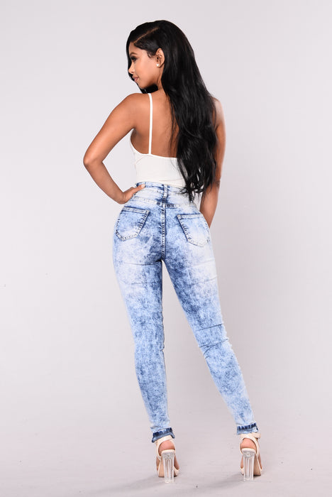 Fashion nova sale acid wash jeans