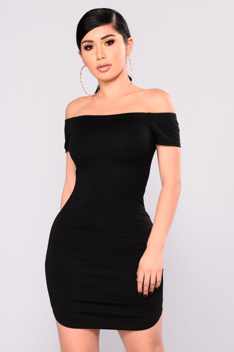 Off the best sale shoulder fashion nova