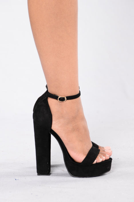 Black heels hotsell fashion nova